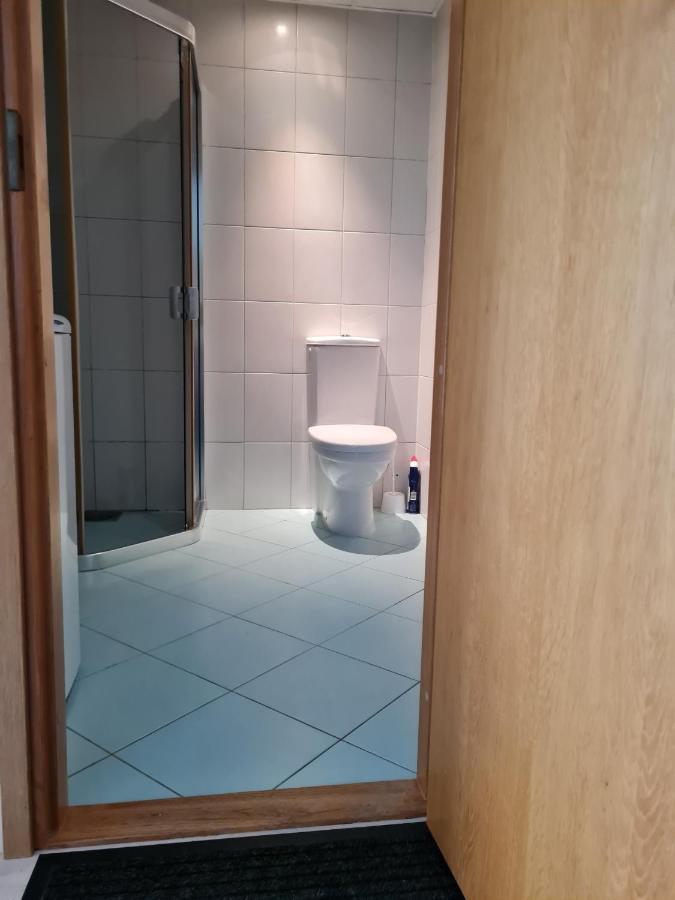 Cozy One Bedroom Apartment In City Center Tallinn Exterior foto