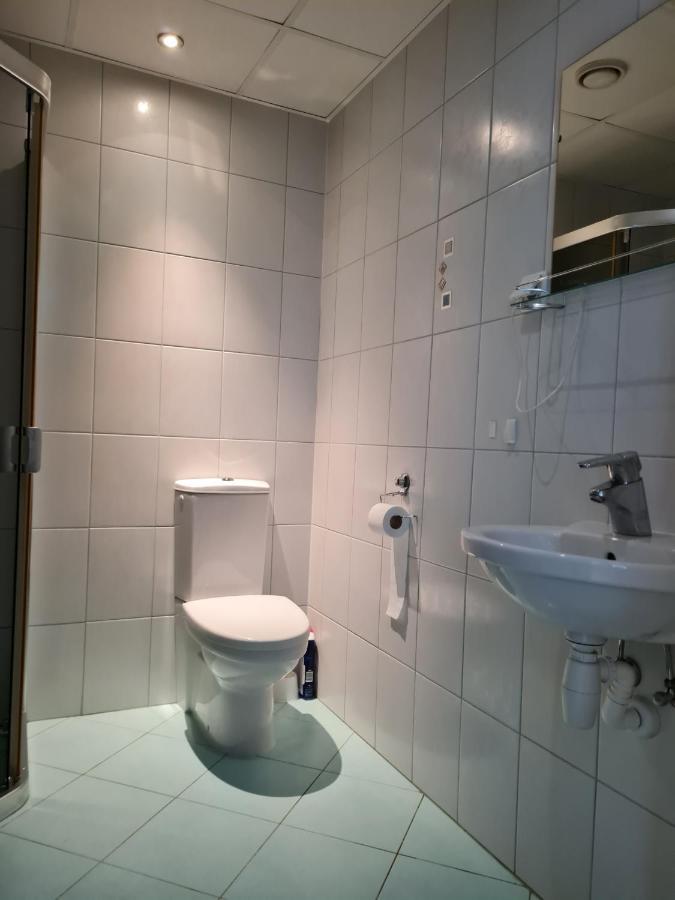 Cozy One Bedroom Apartment In City Center Tallinn Exterior foto