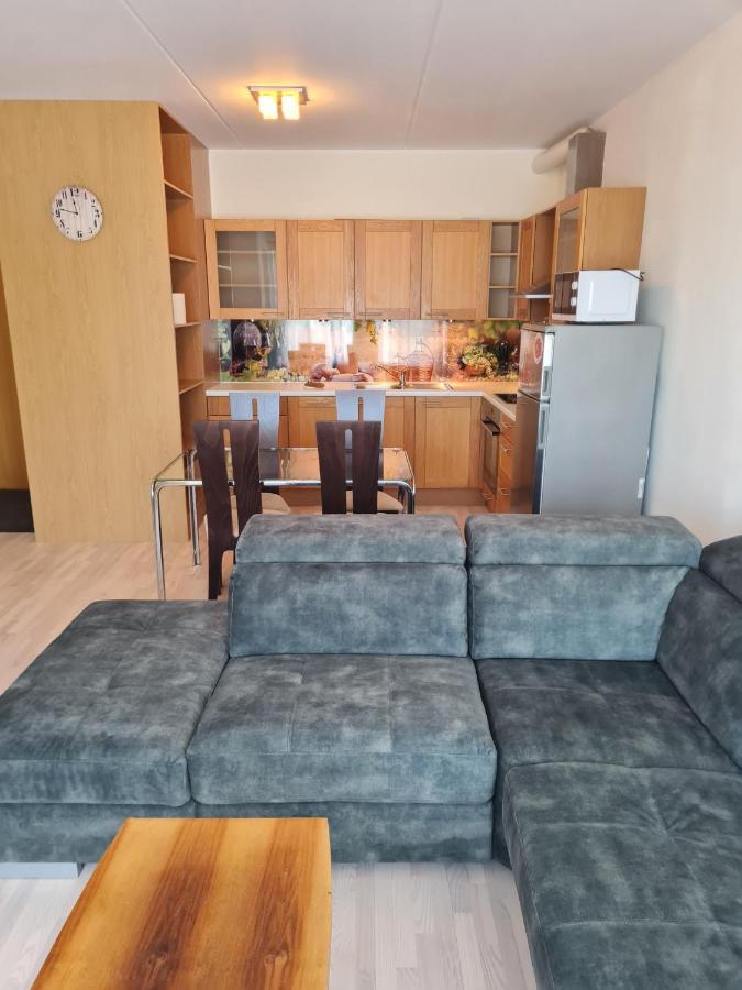 Cozy One Bedroom Apartment In City Center Tallinn Exterior foto